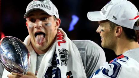 Rob Gronkowski agrees to come out of retirement to play in Tampa Bay with Tom Brady